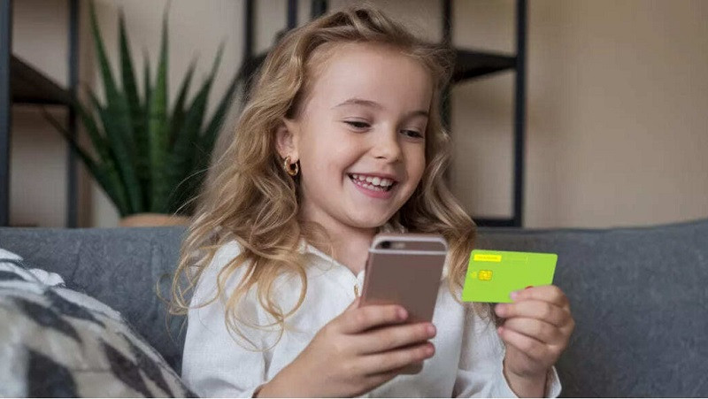 Яку банківську картку обирають батьки для своїх дітей?